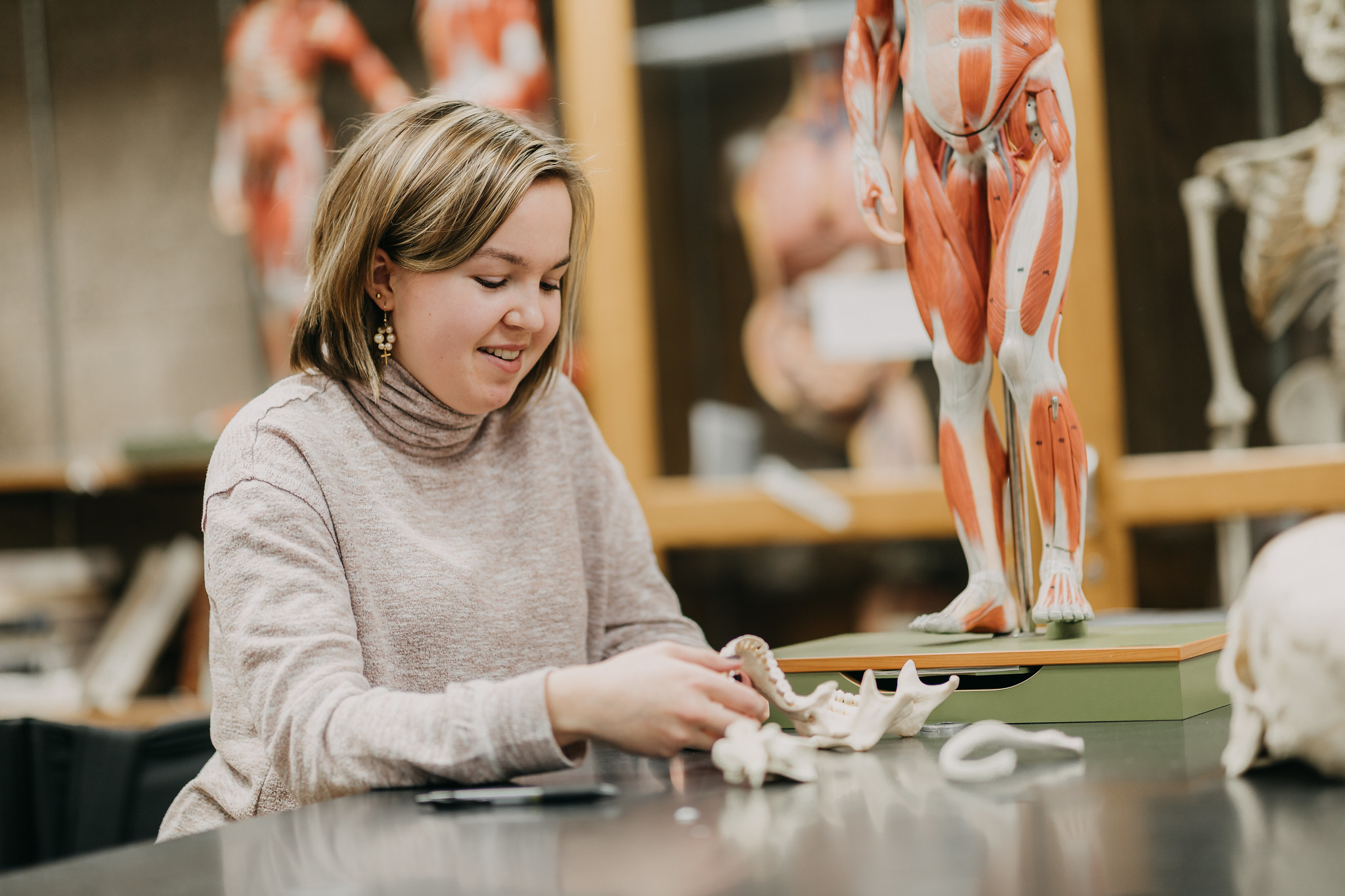 Biology student studies at Bethel University